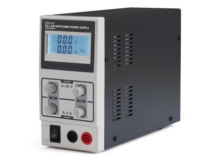 SCHAKELENDE-DC-LABOVOEDING-0-30-VDC-/-0-3-A-MAX-MET-LCD-SCHERM-(LABPS3003SM)