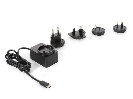 COMPACTE-LADER-MET-USB-AANSLUITING---5-VDC---2.5-A-max.---15-W-max.---type-C-met-4-reisstekkers-(PSS6EUSB41BT)